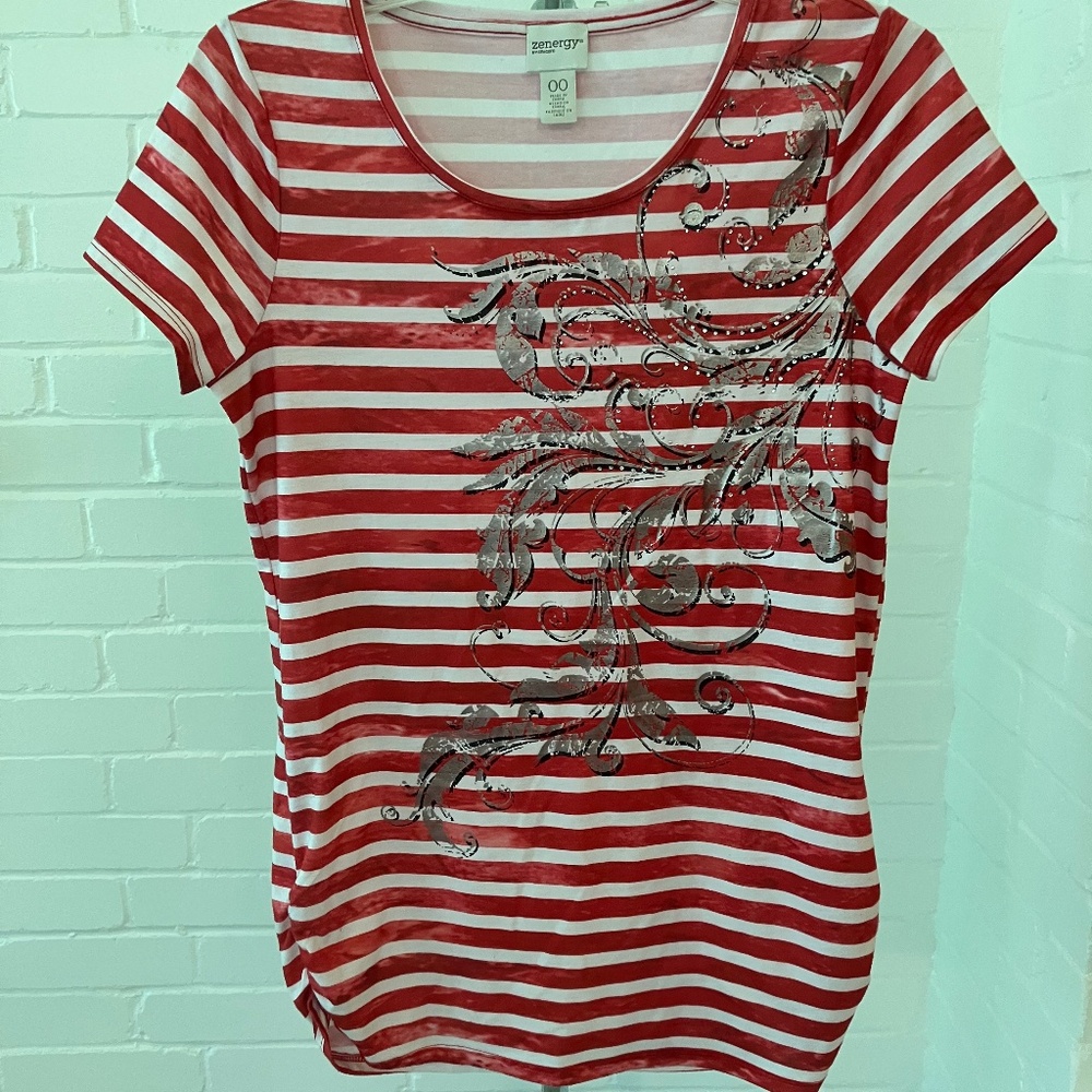 Chico’s Zenergy Red & White Striped Tee – Size 00 (XS)